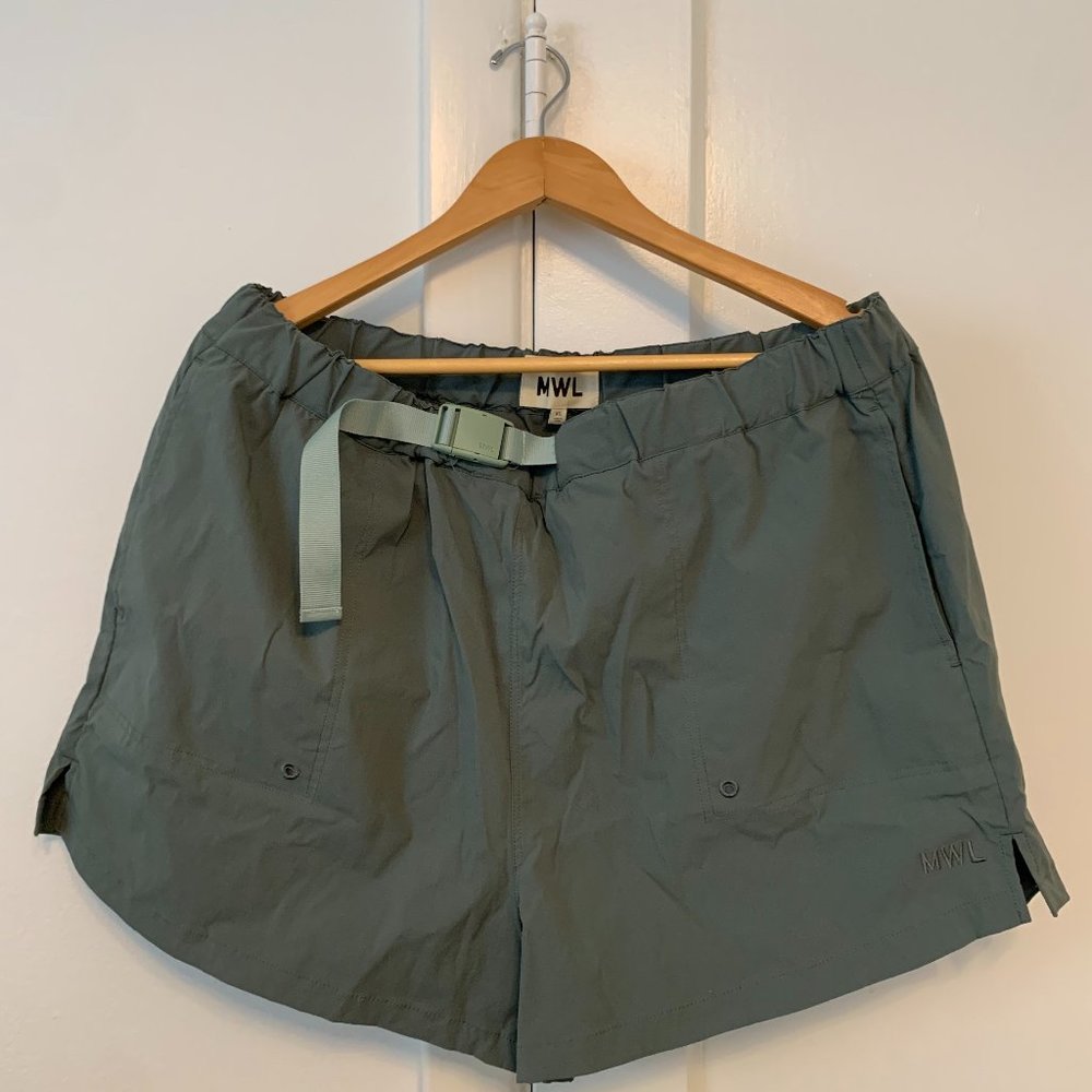Like new! Madewell MWL HIKING SHORTS - XL